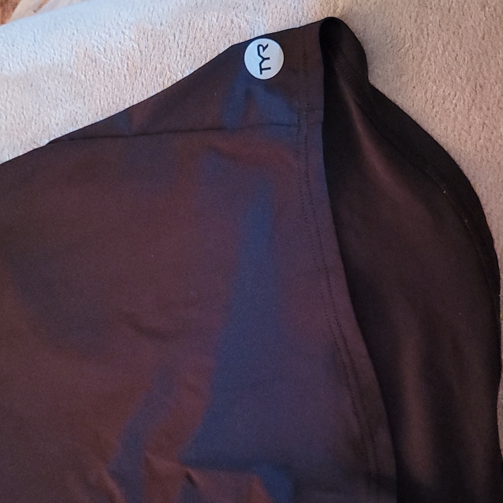 TYR Performance Top - Picture 2 of 12